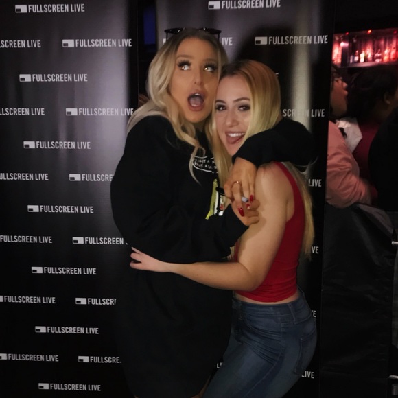 Meet your Posher, Mallory - Picture 1 of 1